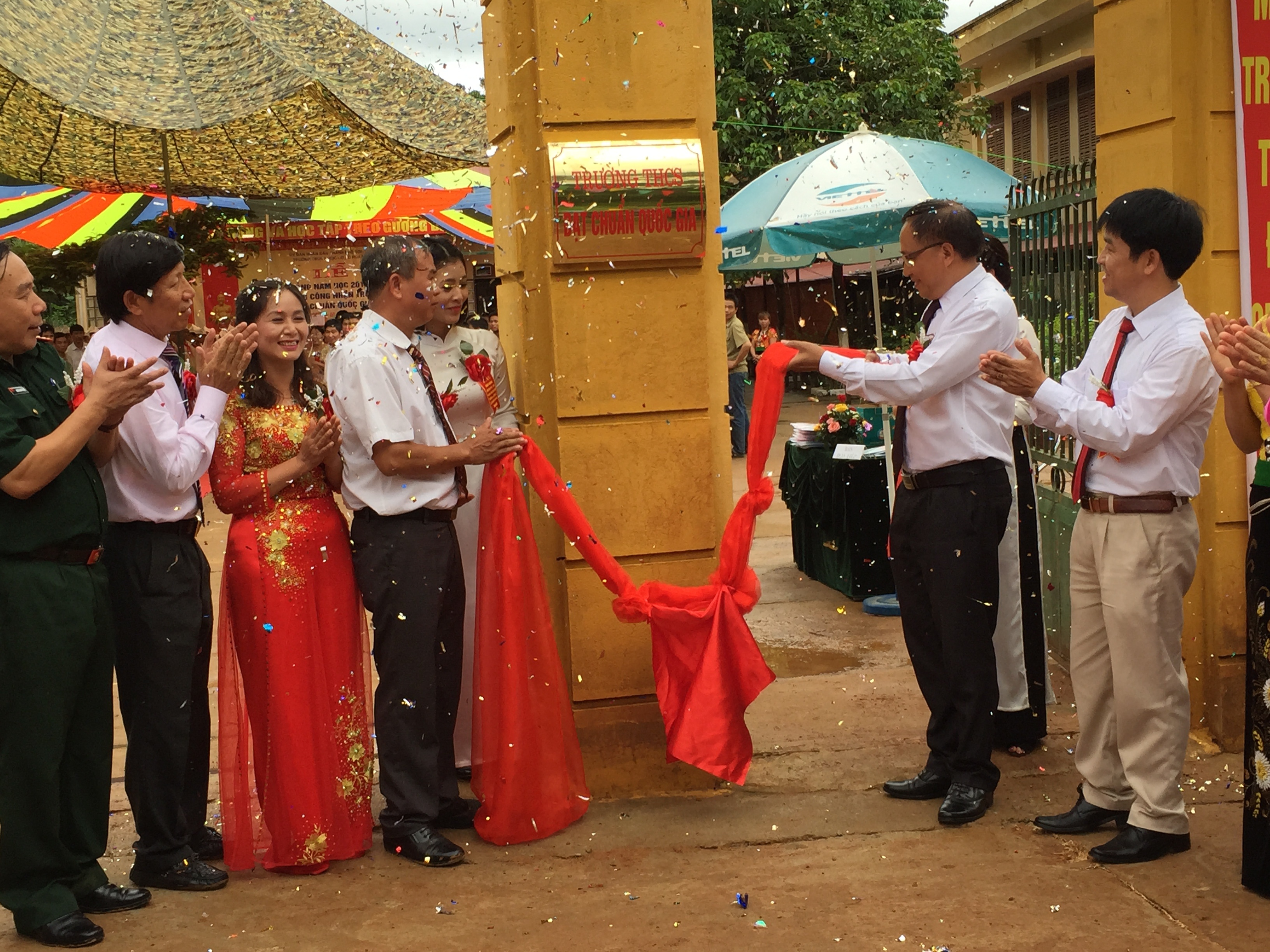 Truong kho khan nhat thanh pho Son La dat chuan quoc gia hinh anh