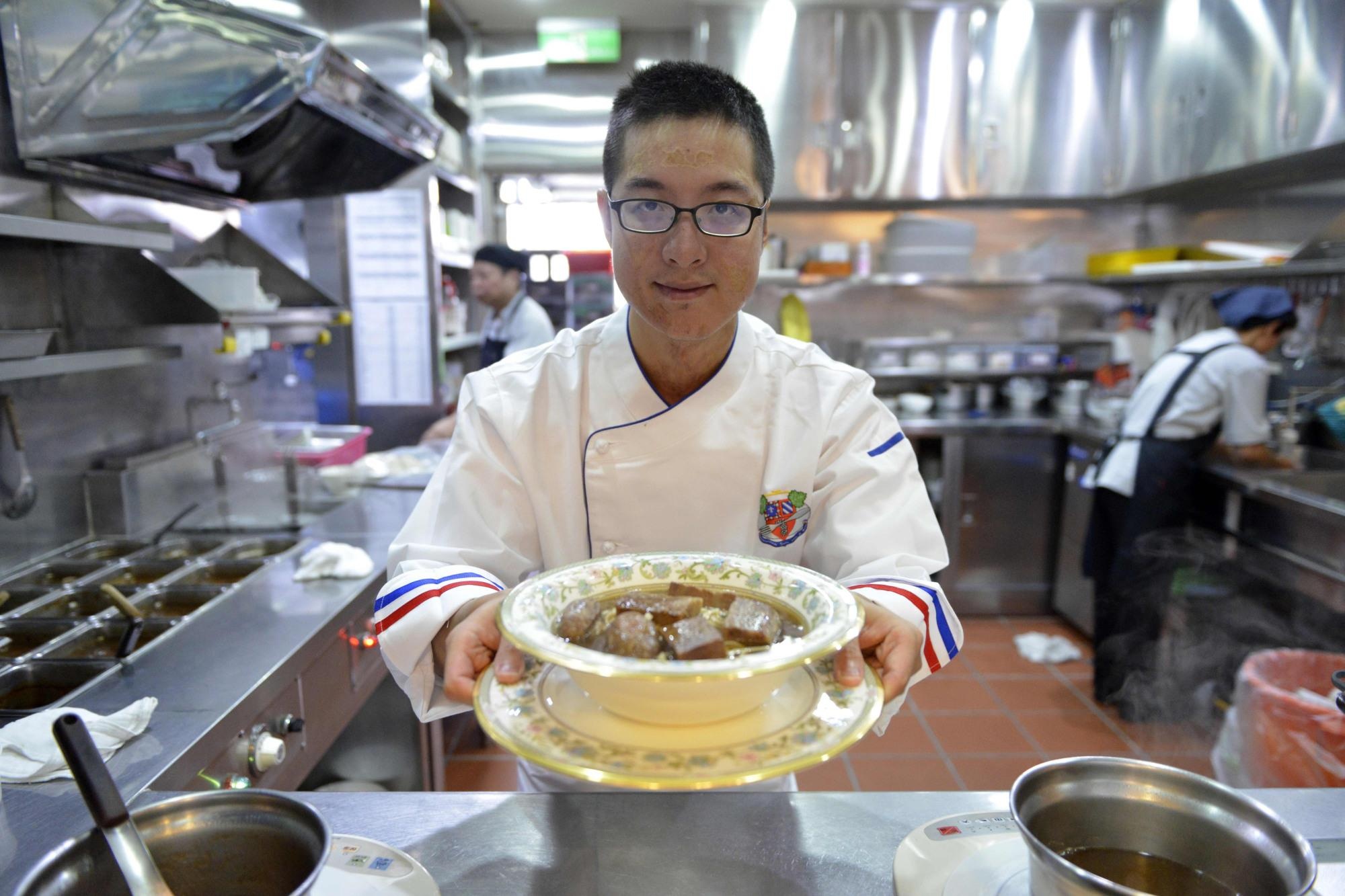 Cuoc song cua tang lop giau co tai Dai Loan anh 9