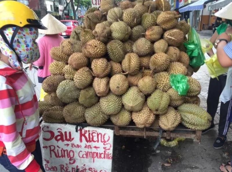 Sau rieng rung Campuchia rao 10.000 dong nhung ban toi 60.000 dong/kg hinh anh
