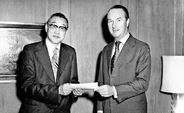 tỷ phú trăng hoa nhất Hong Kong ảnh 2 ty phu trang hoa nhat Hong Kong anh 2