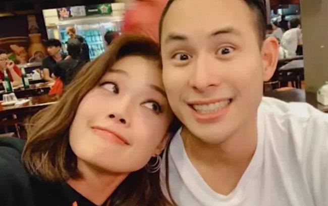 Duong Chinh Long cong khai ban gai anh 1