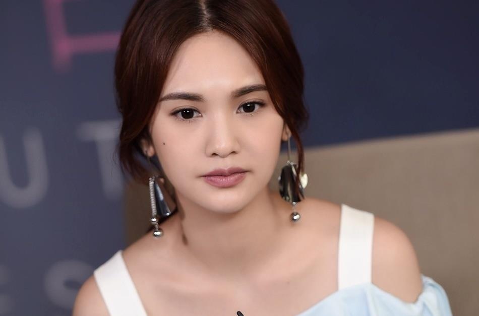 Duong Thua Lam nhan loi cau hon cua ban trai kem tuoi hinh anh