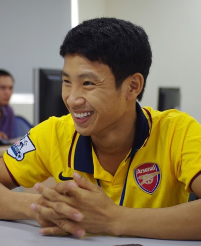 Running Man giao luu voi 2.000 fan Arsenal Trung Quoc hinh anh