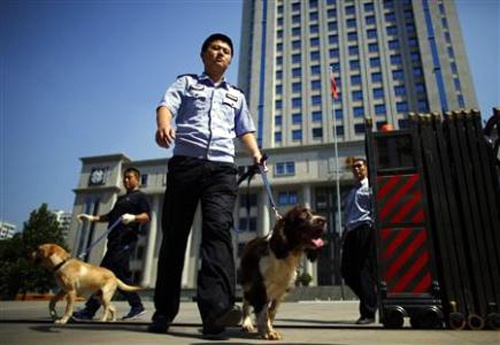 Tang cuong an ninh truoc ‘phien toa the ky’ tai Trung Quoc hinh anh