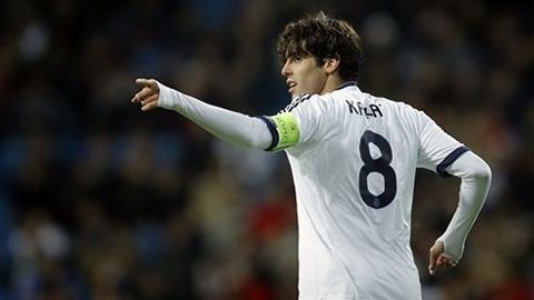 Arsenal nhay vao cuoc dua gianh Kaka hinh anh