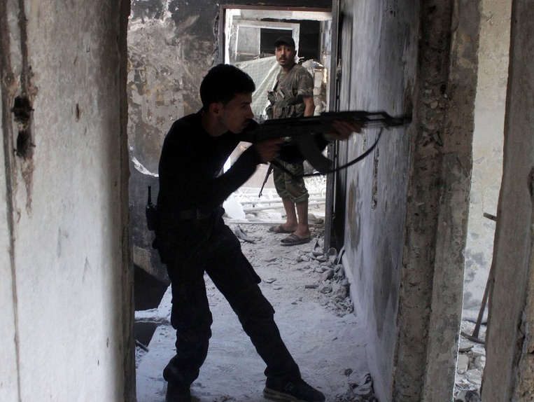 CIA dao tao doi quan tinh nhue chong chinh phu Syria hinh anh