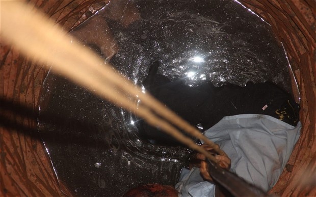 Song sot ky dieu sau 15 ngay mac ket duoi gieng hoang hinh anh