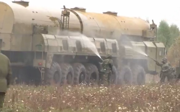 Linh Nga ‘tam rua’ cho ten lua hat nhan Topol-M hinh anh