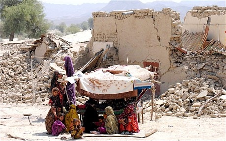 So nguoi chet trong dong dat Pakistan co the len toi 700 hinh anh