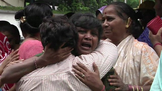 Toa nha sap tai trung tam tai chinh An Do hinh anh