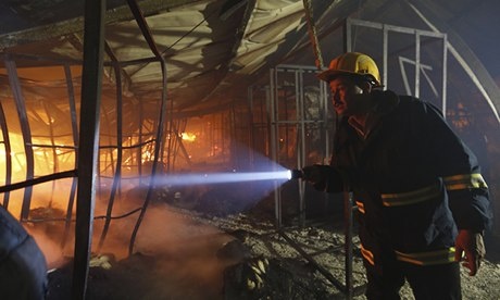 Xuong may boc chay, 10 nguoi chet hinh anh