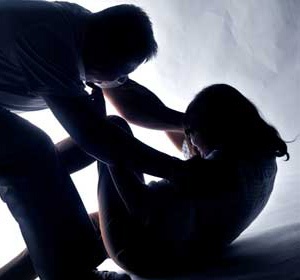 Thieu nien Anh tan cong tinh duc nhieu phu nu hinh anh