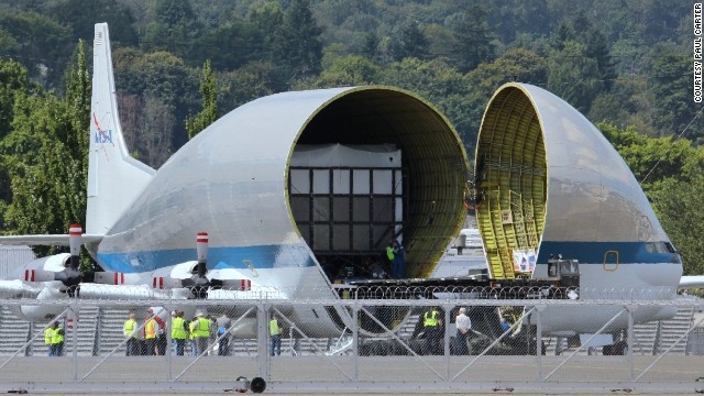 4 sieu phi co van tai dan dung lon nhat hanh tinh hinh anh