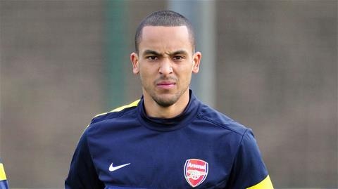 Monaco se chi 40 trieu euro mua Walcott hinh anh