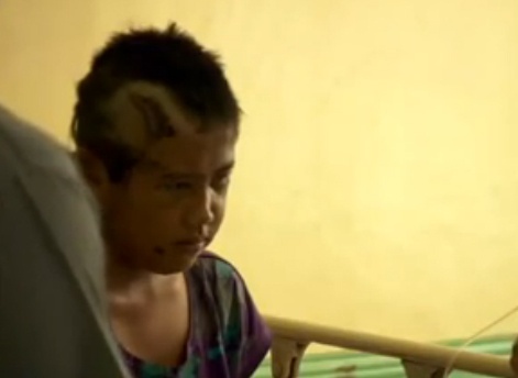 Be gai Philippines mac ket 6 ngay cung thi the nguoi than hinh anh