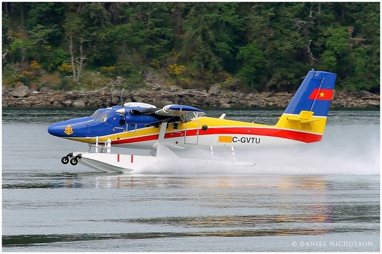 Ve dep thuy phi co Twin Otter cua Hai quan Viet Nam hinh anh