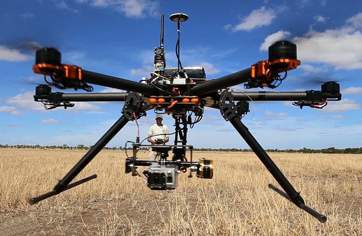 May bay khong nguoi lai ghi hinh dong vat hoang da hinh anh