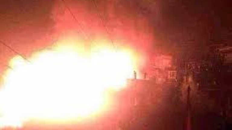 Chay lon pha huy trung tam Phat giao Tay Tang hinh anh