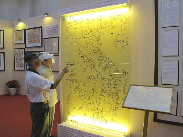 Dien gia quoc te chi trich TQ chiem Hoang Sa nam 1974 hinh anh