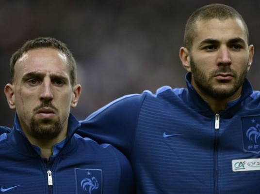 Ribery va Benzema trang an vu mua dam tre vi thanh nien hinh anh