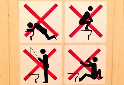 Sochi cam cau ca trong nha ve sinh hinh anh