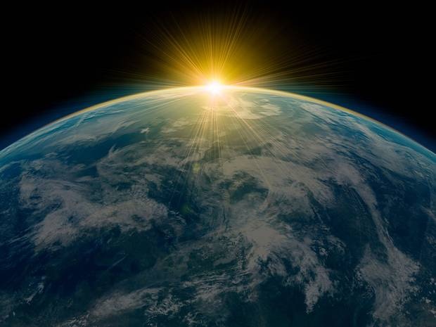 25% dan so My khong biet trai dat quay quanh mat troi hinh anh