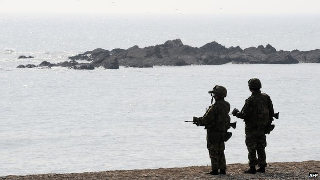 Tau tuan tra Trieu Tien 'xam pham' lanh hai Han Quoc hinh anh