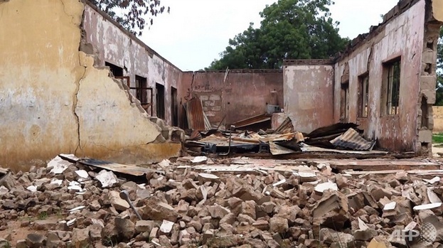 Tham sat tai truong hoc, 59 nguoi thiet mang hinh anh