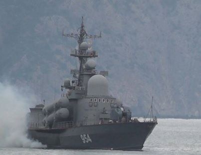 Chien ham Nga xuat hien ngoai khoi Ukraina hinh anh