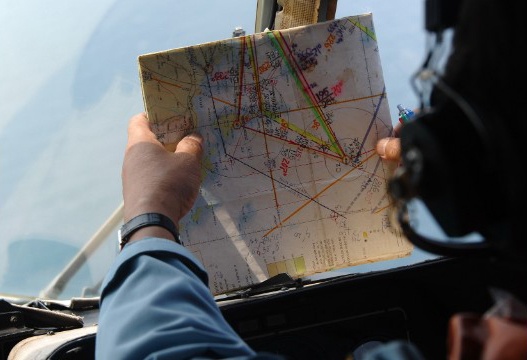 Cong nhan gian khoan thay 'may bay boc chay' hinh anh