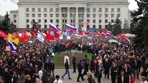 Bieu tinh chong chinh phu lam thoi lan rong o dong Ukraina hinh anh