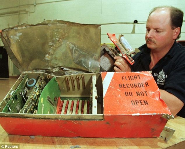 Can canh giai phau hop den tim nguyen nhan tai nan may bay hinh anh