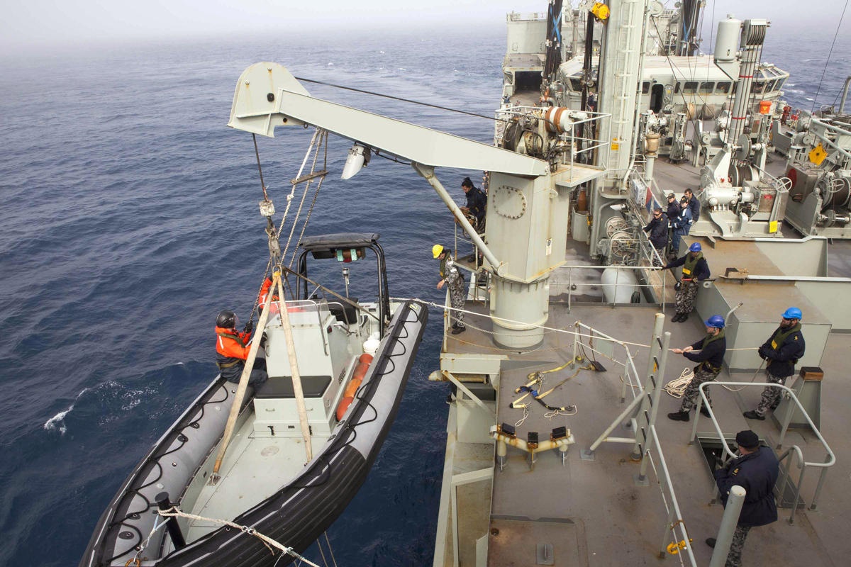 Cac tieng 'ping' tren dai duong cach nhau hon 550 km hinh anh