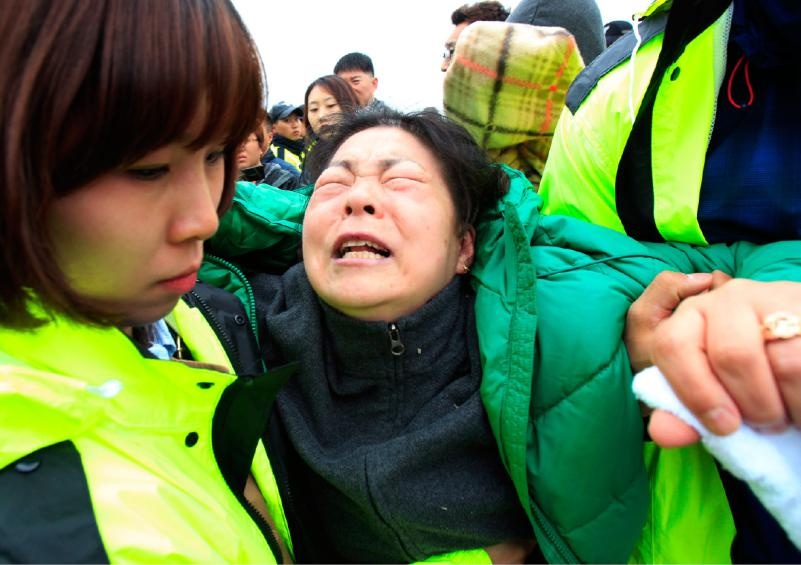 Dan Han oan trach ban than sau tham hoa tau chim hinh anh