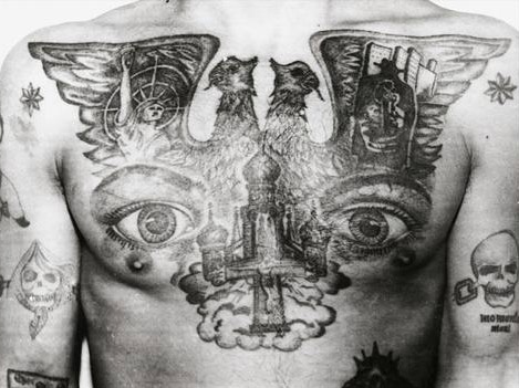 Giai ma hinh xam tren nguoi toi pham Nga hinh anh