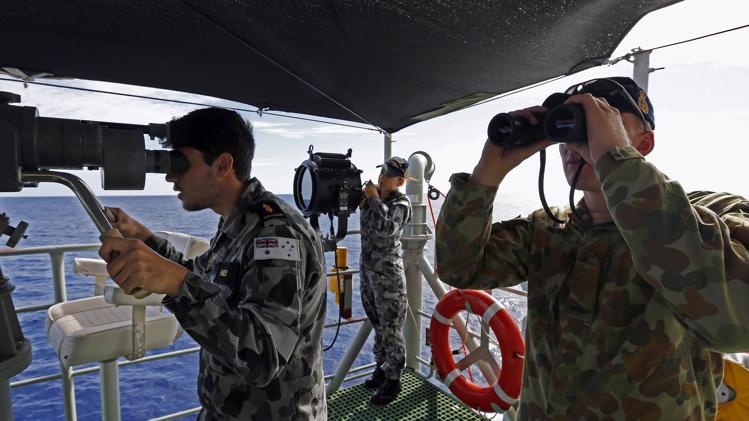 Bat 11 phan tu khung bo co the lien quan toi vu MH370 hinh anh