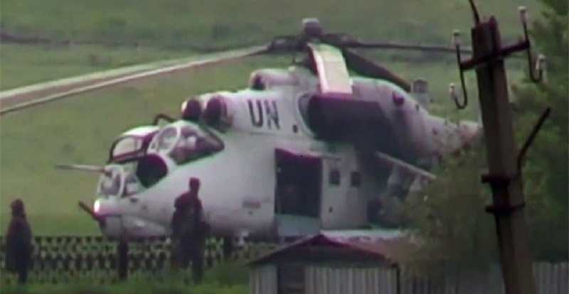 'Truc thang LHQ' tham gia tan cong nguoi bieu tinh o Ukraina hinh anh