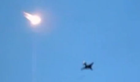 May bay phan luc na ten lua gan san bay quoc te Donetsk hinh anh