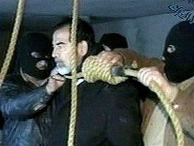 Phien quan hanh quyet quan toa tuyen an tu Saddam Hussein hinh anh