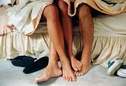 Cuu giam doc GSK dinh them be boi clip sex hinh anh