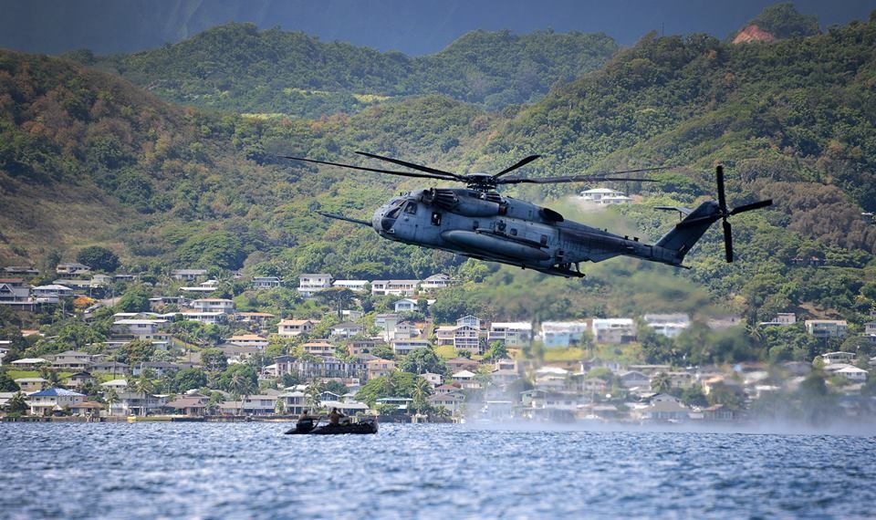 Truc thang van tai hang nang cua My tap tran RIMPAC hinh anh