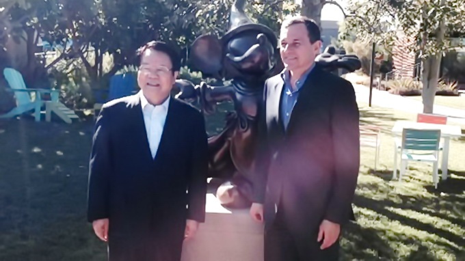 Pho giam doc tinh bao Trung Quoc qua doi o Tan Cuong hinh anh