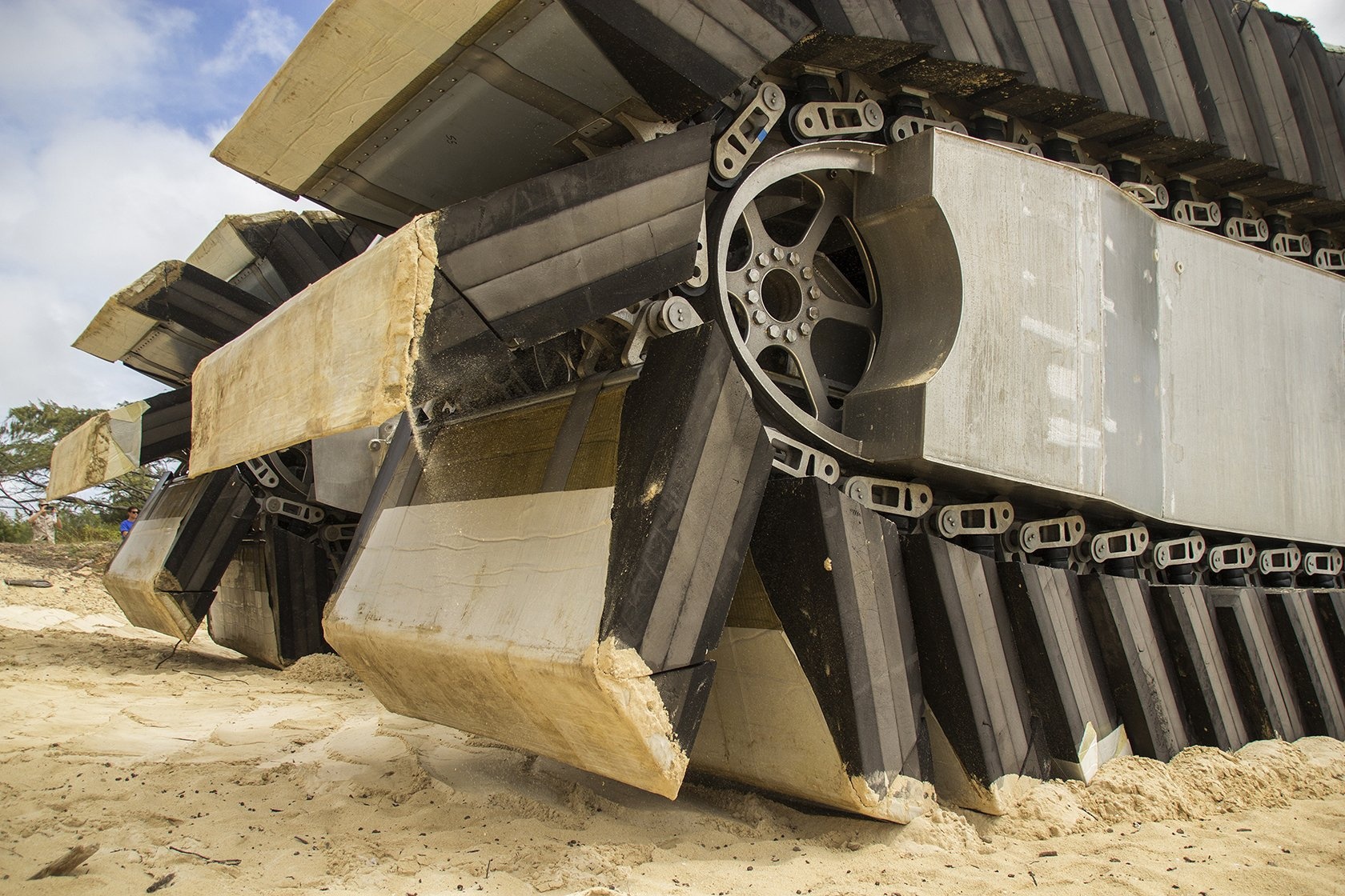 Xe do bo co cap banh xich khong lo cua My hinh anh