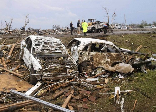 Voi rong khong lo tan pha  Oklahoma, My hinh anh