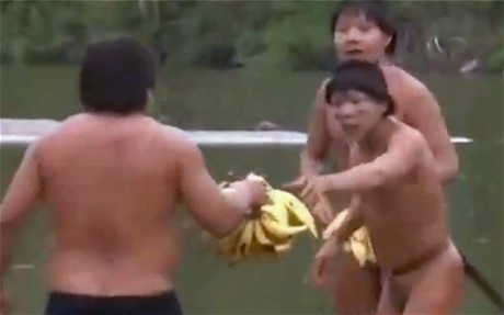 Bo lac bi an giua rung Amazon lan dau giao tiep voi the gioi hinh anh