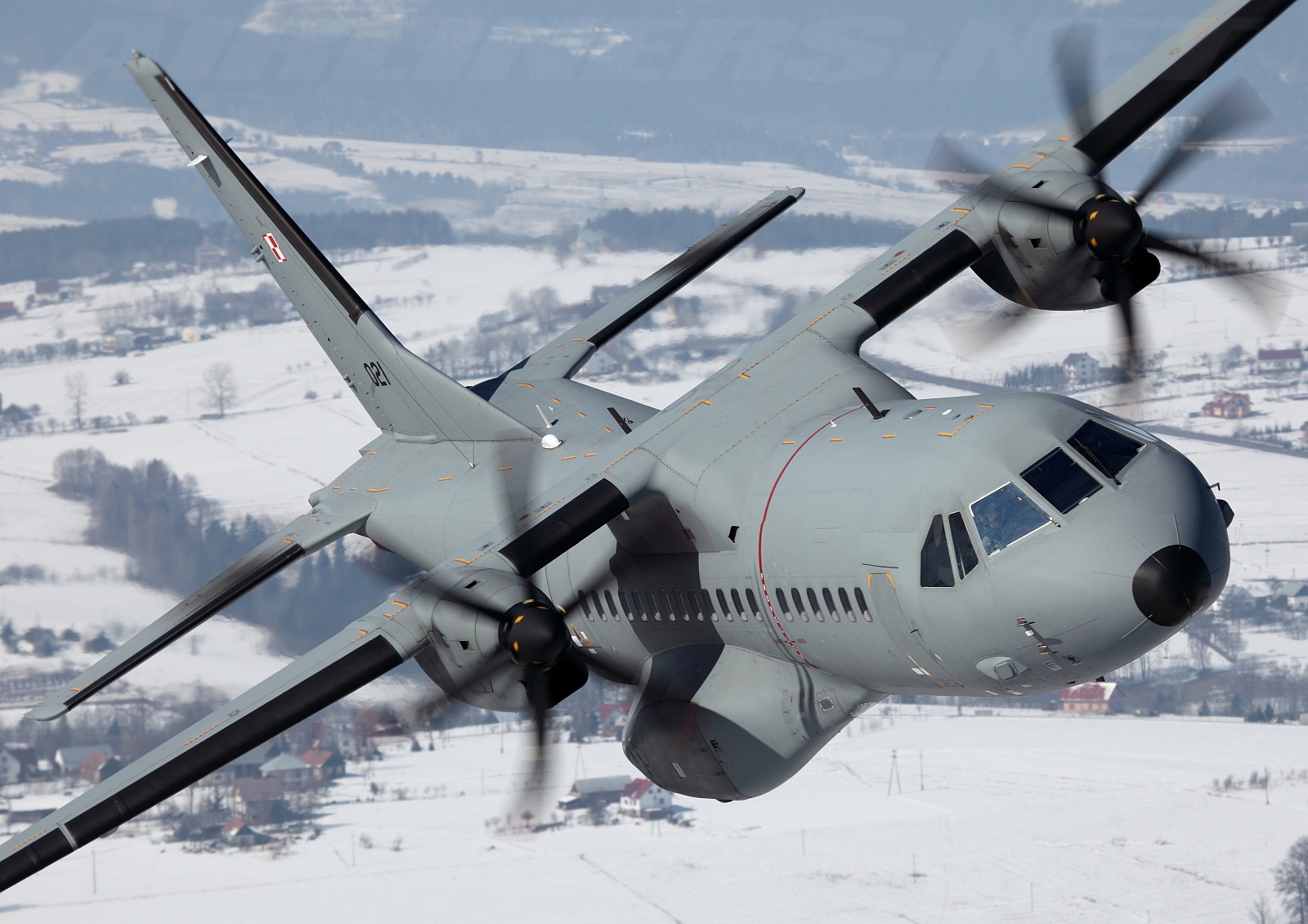 Kham pha phi co van tai C-295 Viet Nam sap mua hinh anh