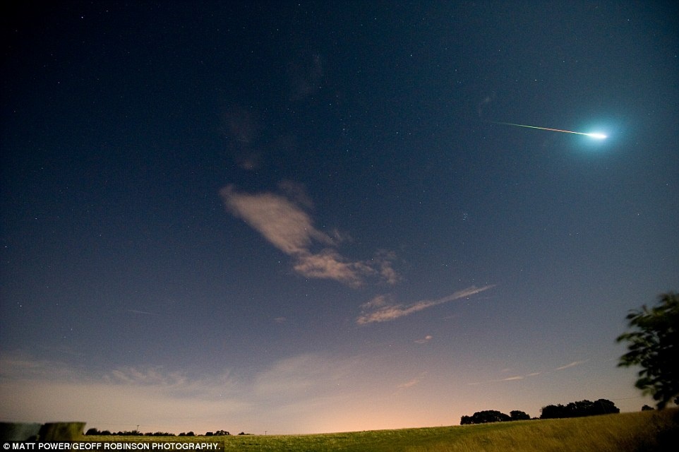 Toan canh mua sao bang Perseid nam 2014 hinh anh