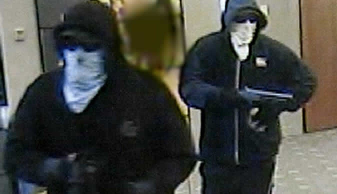 Hoang tu A Rap Saudi bi cuop tai Phap hinh anh