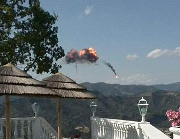 Cau lua do ruc trong vu chien dau co Italy dam nhau hinh anh