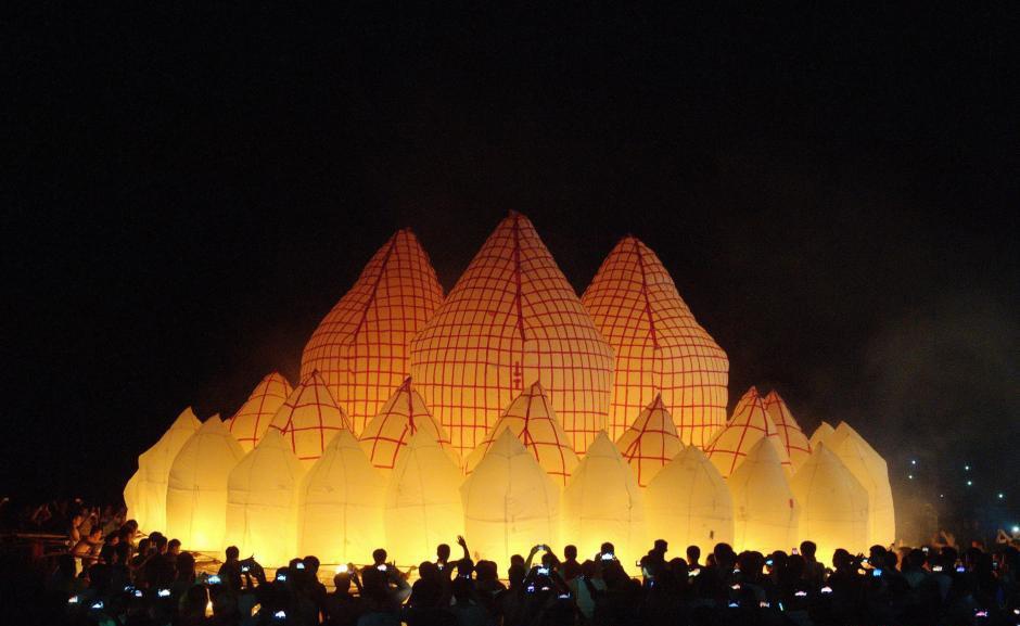 Dan Trung Quoc tha den troi khong lo o dao Hai Nam hinh anh